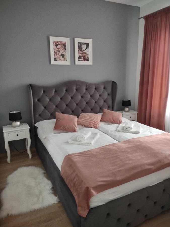 Karina Apartman Apartment ดูนาจสก้า สเตรด้า ภายนอก รูปภาพ