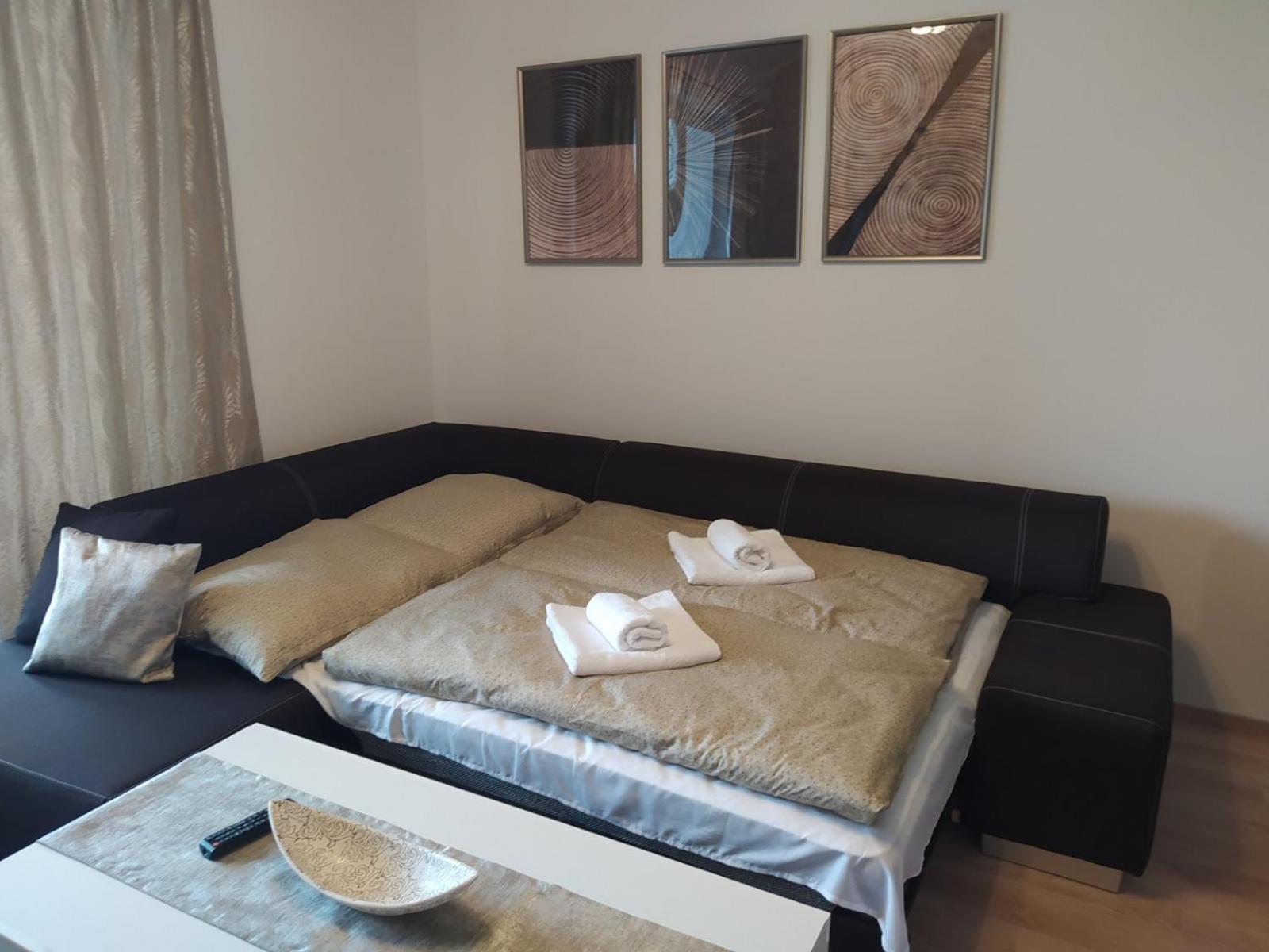 Karina Apartman Apartment ดูนาจสก้า สเตรด้า ภายนอก รูปภาพ