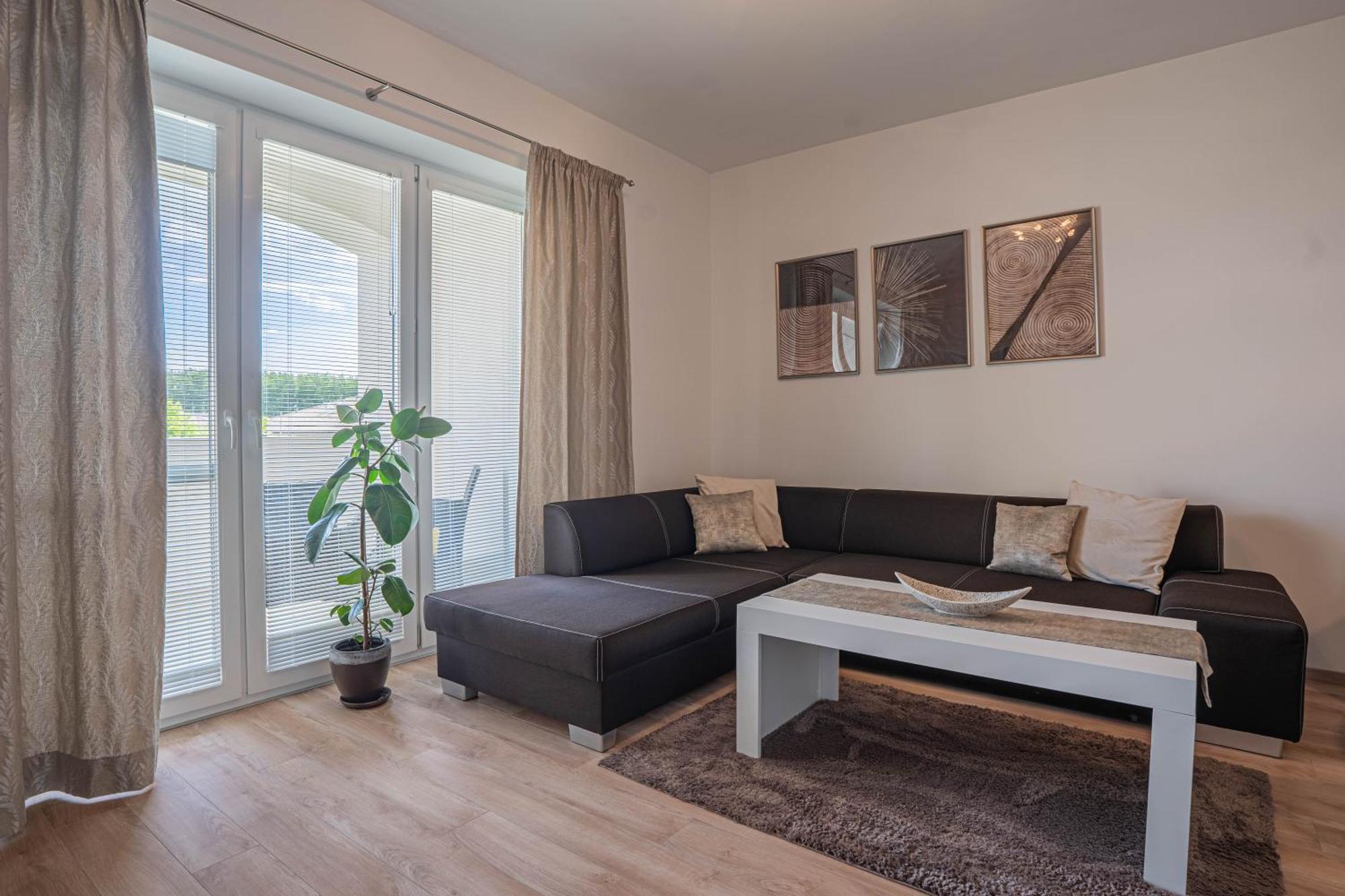 Karina Apartman Apartment ดูนาจสก้า สเตรด้า ภายนอก รูปภาพ