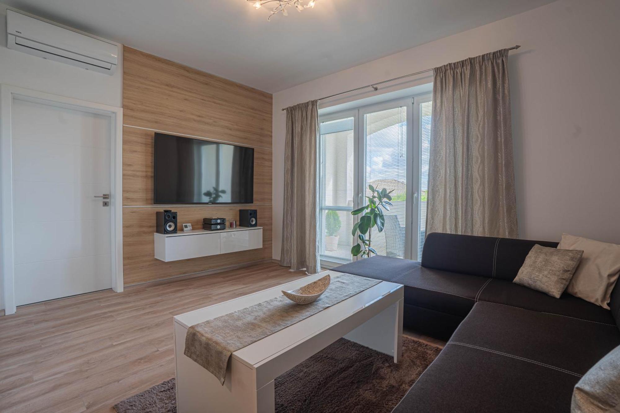 Karina Apartman Apartment ดูนาจสก้า สเตรด้า ภายนอก รูปภาพ