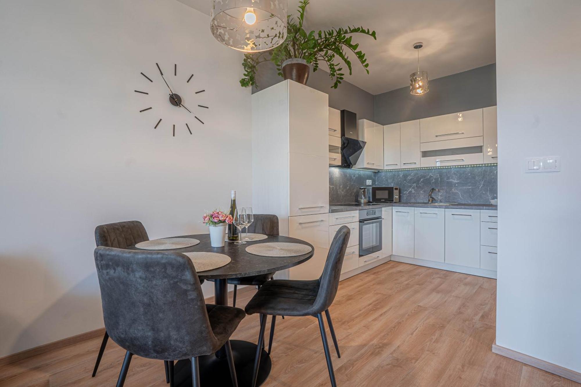 Karina Apartman Apartment ดูนาจสก้า สเตรด้า ภายนอก รูปภาพ