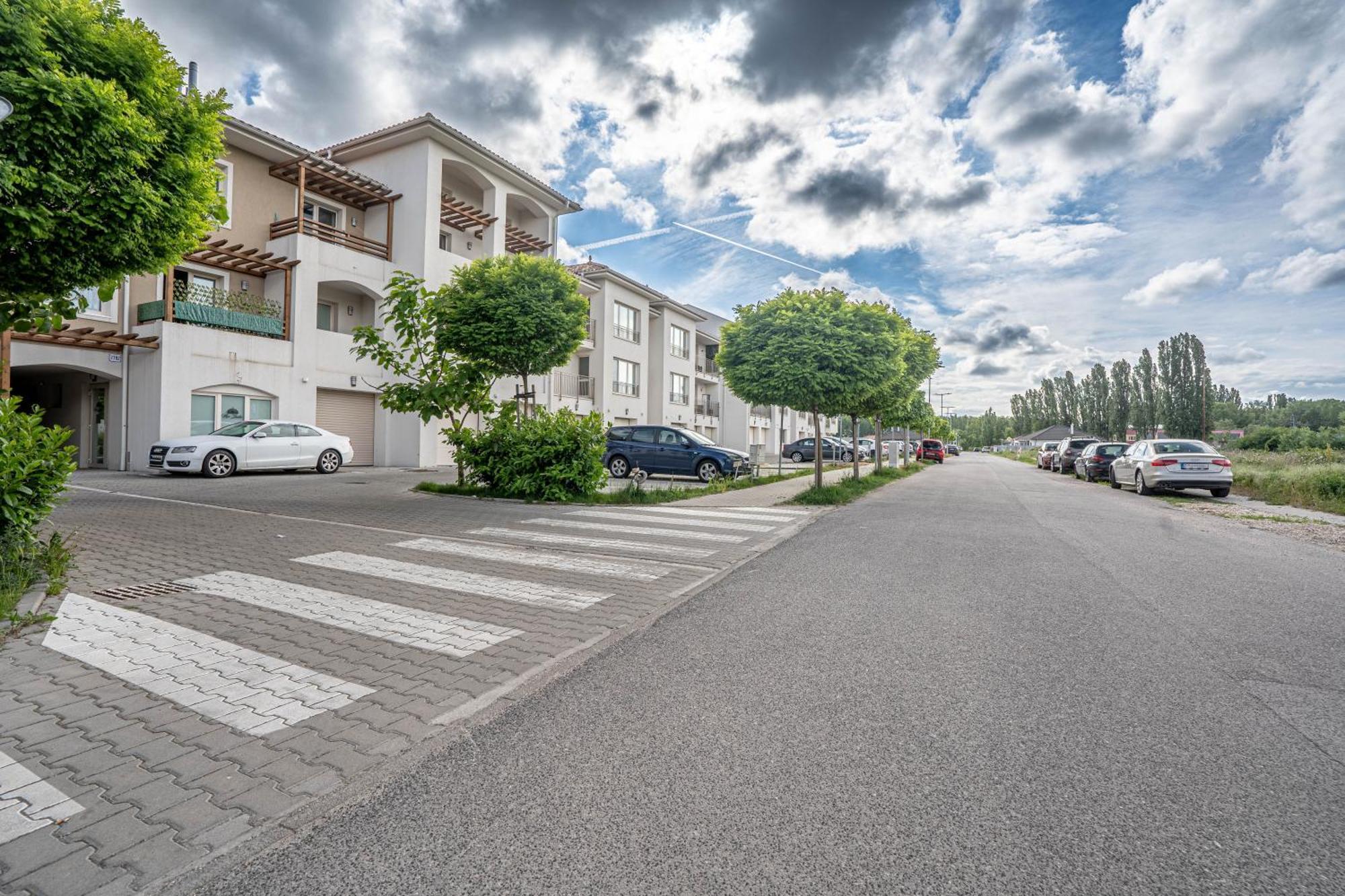 Karina Apartman Apartment ดูนาจสก้า สเตรด้า ภายนอก รูปภาพ