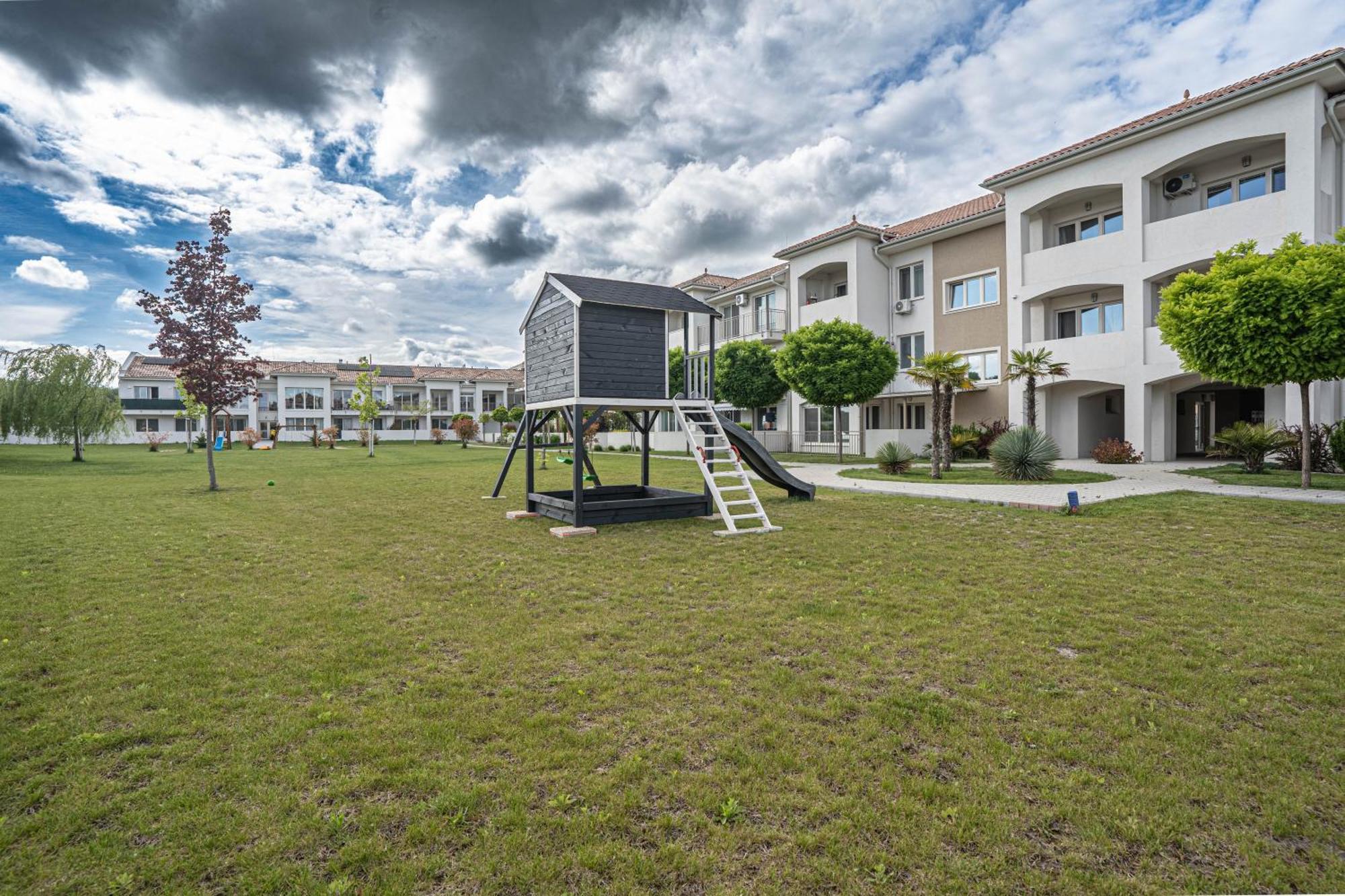 Karina Apartman Apartment ดูนาจสก้า สเตรด้า ภายนอก รูปภาพ